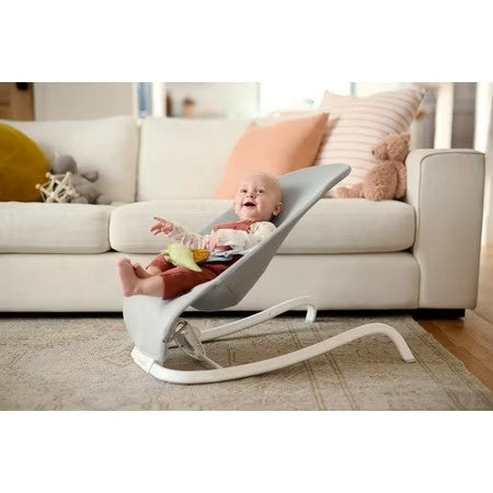 Munchkin  Spring 2-in-1 Infant Bouncer & Rocker, Lightweight with 3 Recline Positions, Unisex - G7 - 817