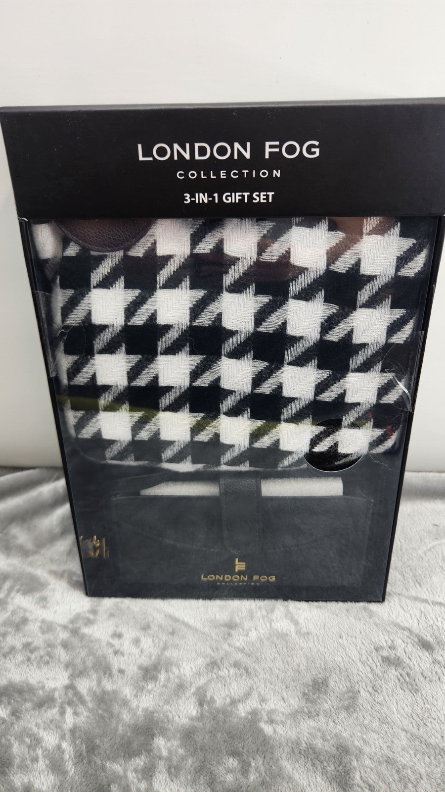 London Fog Womens 3-in-1 Gift Set Houndstooth Wallet Scarf NIB -E3-0684 -A5-1105