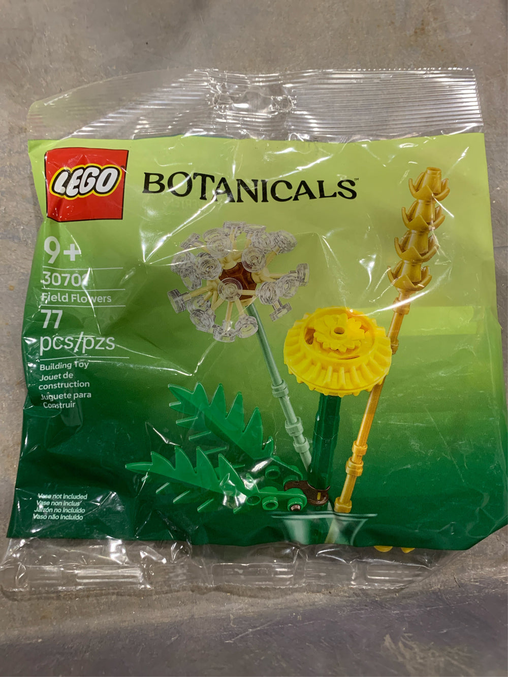 LEGO Botanicals Field Flowers Building Kit - G5 - 747 -A6-1128