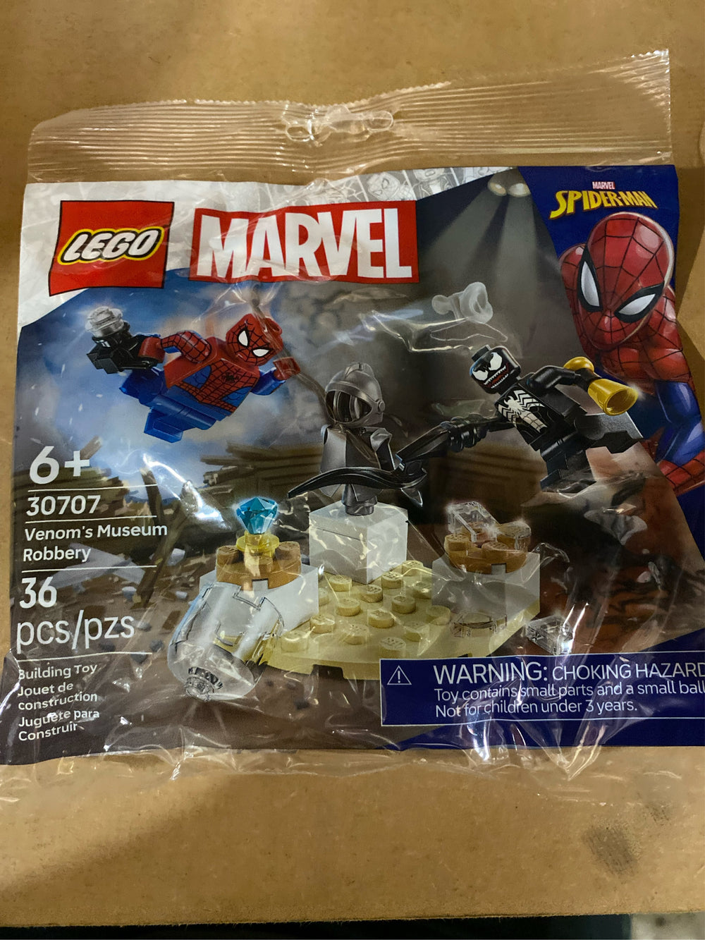 LEGO Marvel Venom's Museum Robbery - Super Hero Building Set for Kids - Includes Spider-Man and Venom Minifigures - G12 - 276