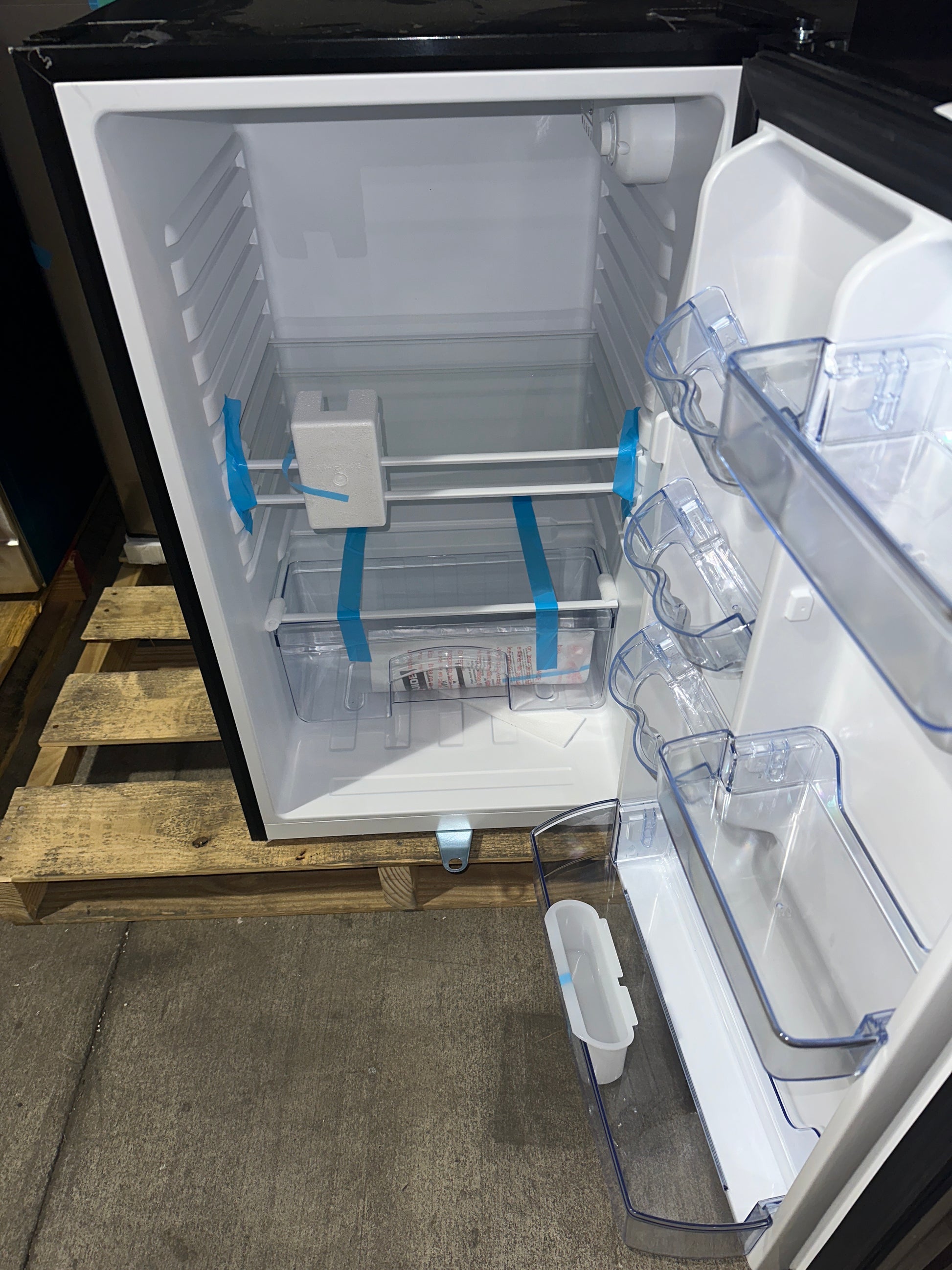 Avanti Model Rm4436ss - 4.4 Cf Counterhigh Refrige - untested (L27)