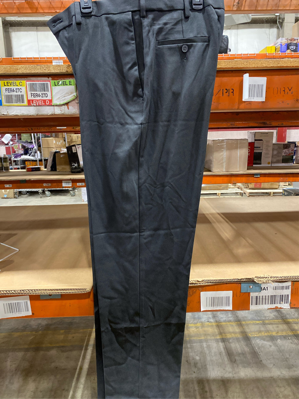 Men's Haggar  Cool 18  PRO Classic-Fit Wrinkle-Free Flat-Front Expandable Waist Pants - J7 - 1617