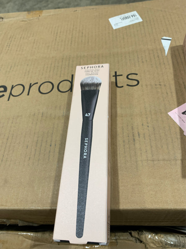 (Pack of 2) SEPHORA COLLECTION PRO Foundation Brush #47 - F10 - 967 -B4-1040 -B4-1041 -B4-1042 -B4-1043 -B4-1044 -B4-1045