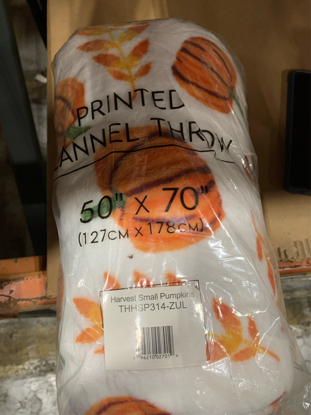 White & Orange Harvest Pumpkins Flannel Throw -A8-1194 -A8-1195 -K2-1386