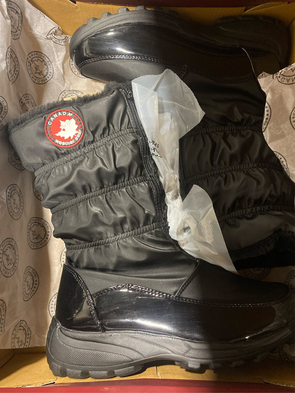 CANADA WEATHER GEAR womens Canada Weather Gear Women's Winnie Snow Boots Women s size 6M - C12 - 621