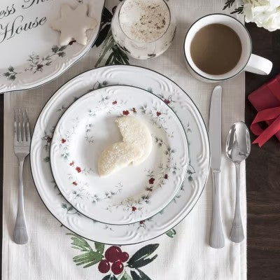 Pfaltzgraff  Winterberry 16-pc. Dinnerware Set -c9-1228