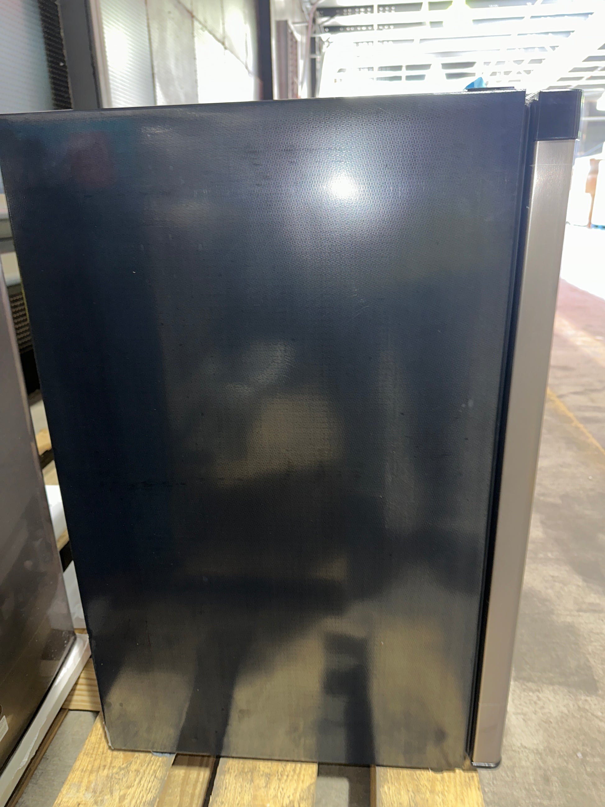 Avanti Model Rm4436ss - 4.4 Cf Counterhigh Refrige - untested (L27)