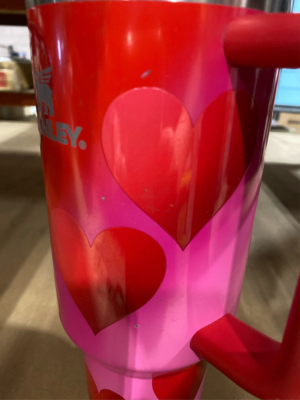 Stanley Valentine's Day 40 Oz Stainless Steel H2.0 Flowstate Quencher Tumbler Rouge Heart Gradient - K1 - 1374