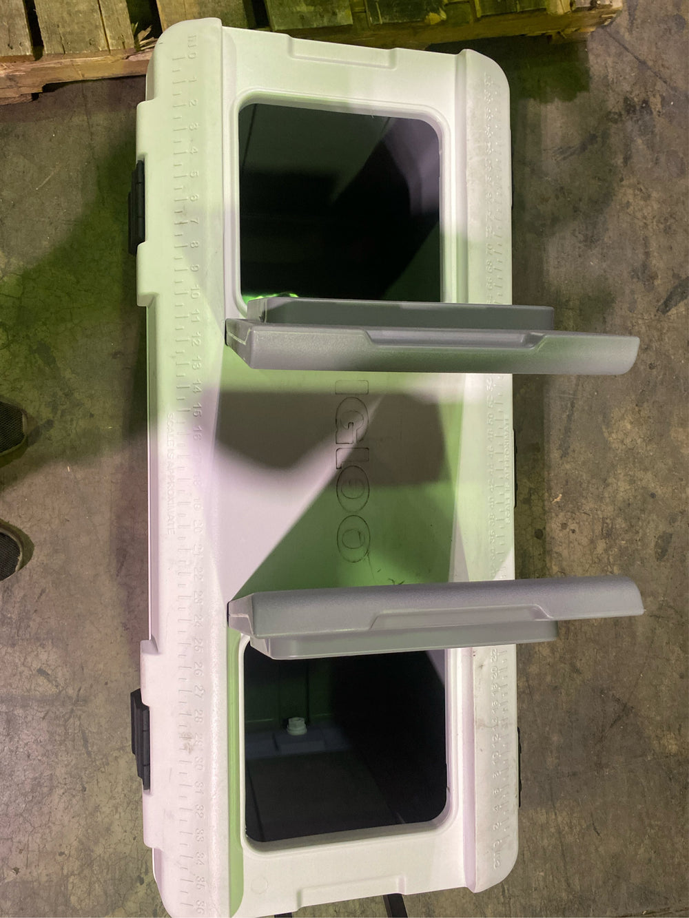 IGLOO Maxcold Outdoor Cool Box - K13 - 295
