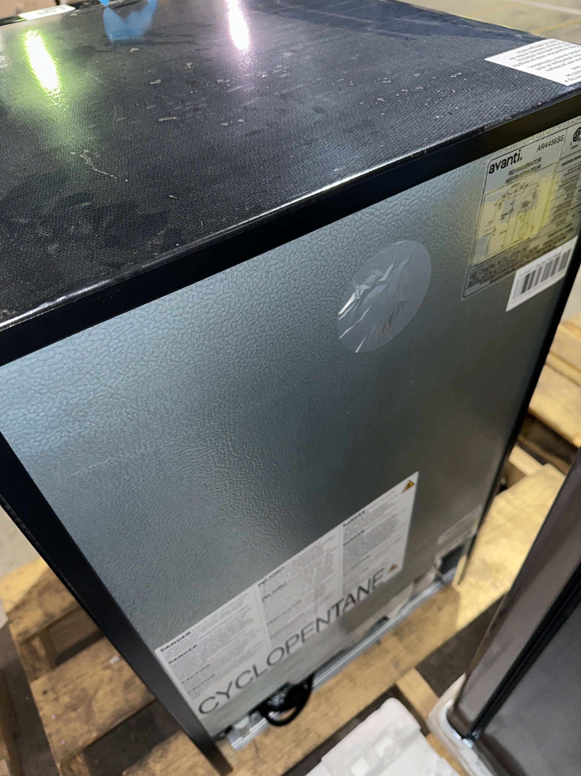 Avanti Model Rm4436ss - 4.4 Cf Counterhigh Refrige - untested (L27)