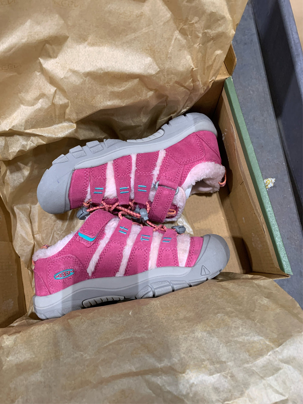 KEEN Kids Newport Shoe (Little Kid/Big Kid) -A8-0572