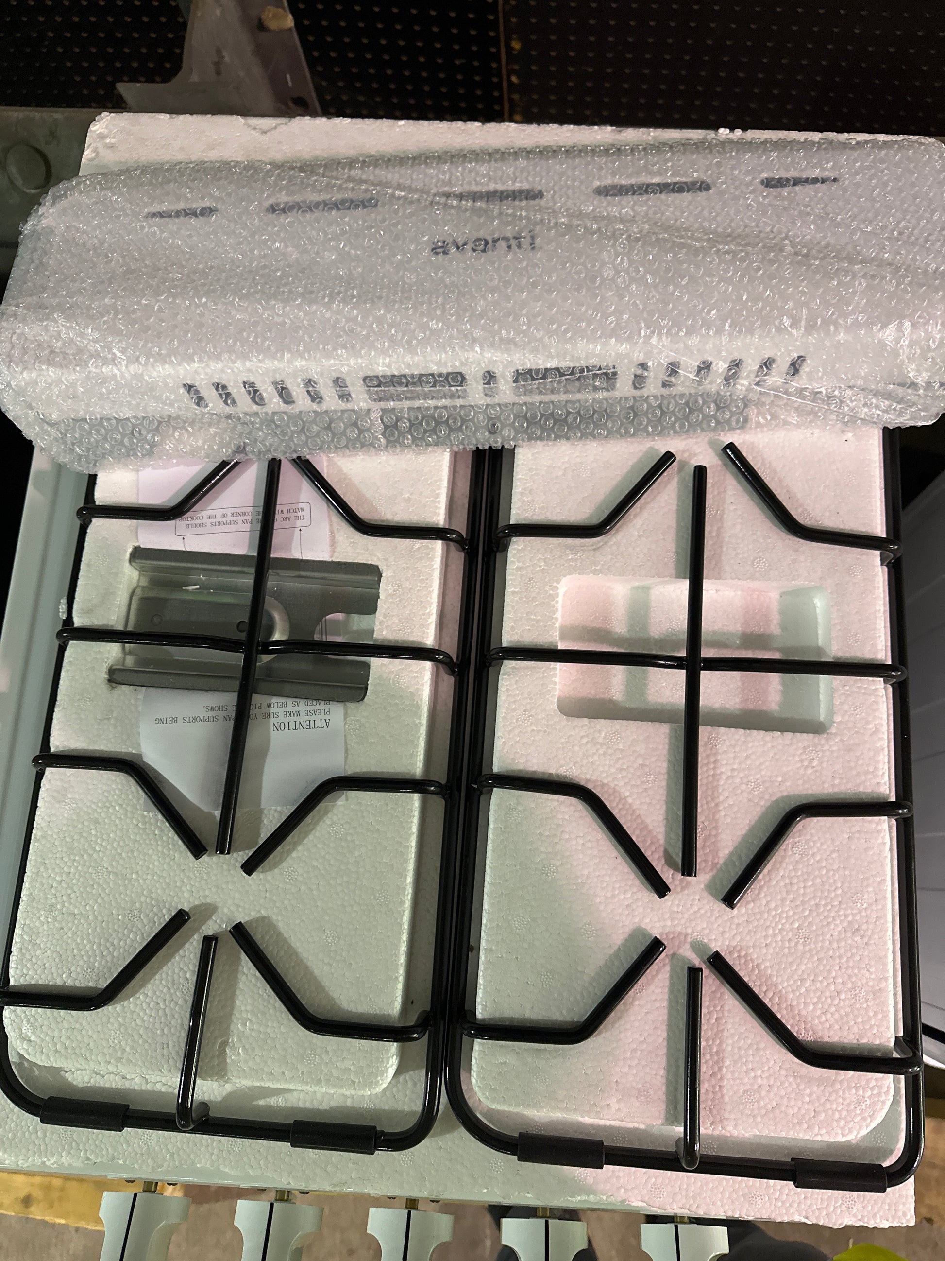 Avanti GRO20P0W Gas Range Oven Compact Freestanding - untested (L3)