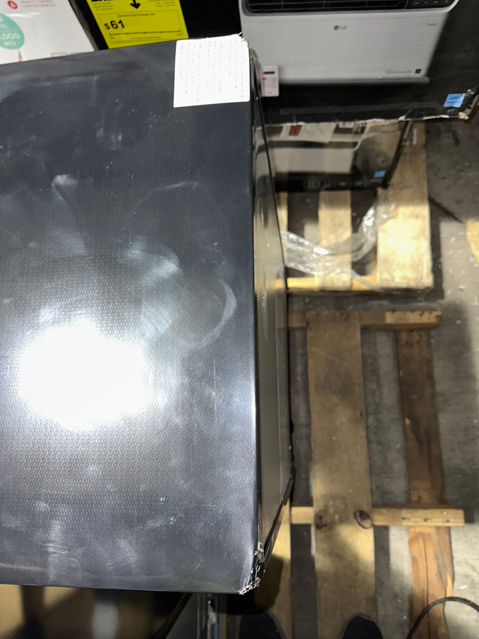 Avanti 4.4 cu. ft. Compact Refrigerator, Mini-Fridge - untested (L10)