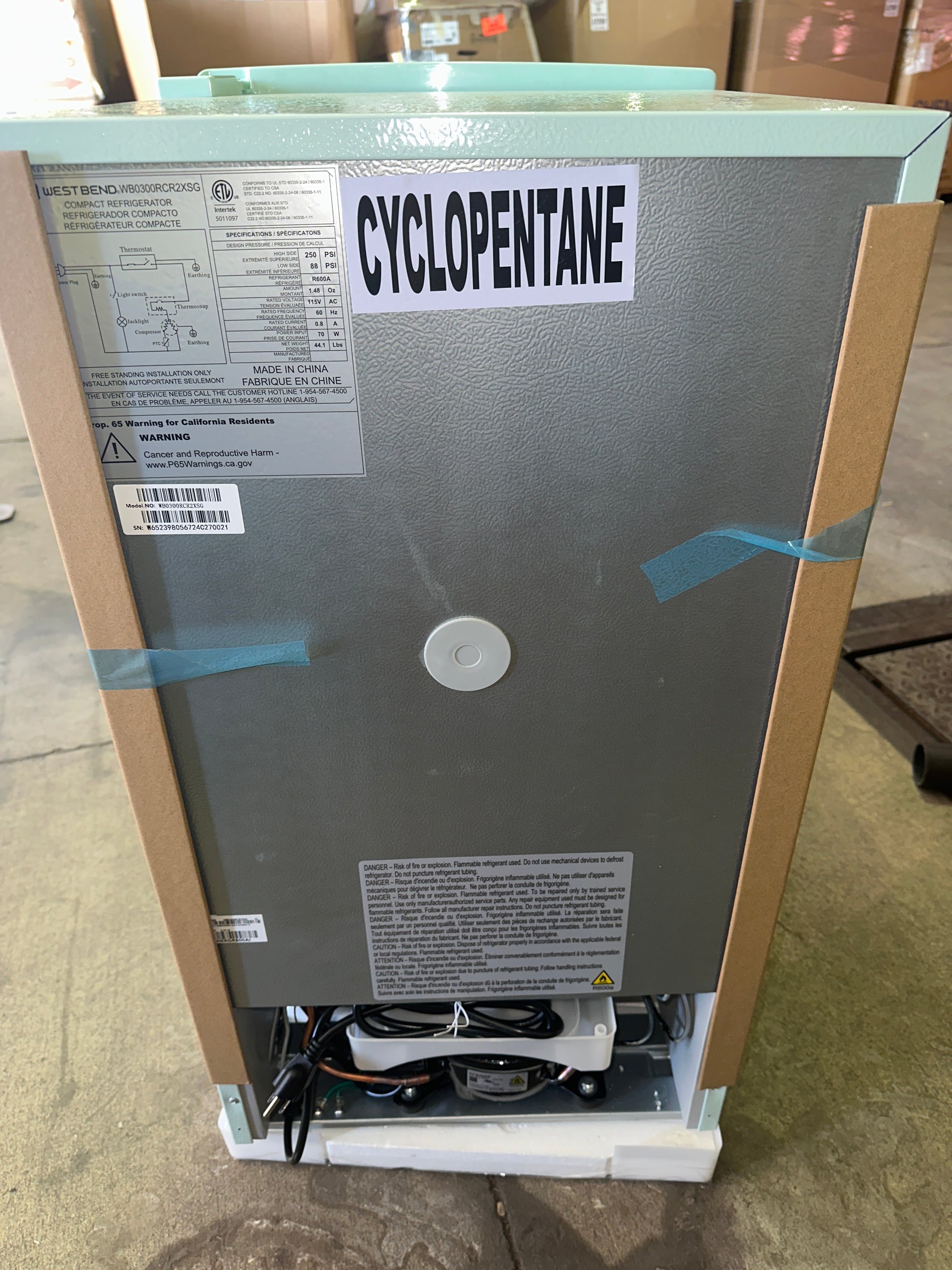 West Bend Mini Fridge with Freezer for Bedroom - untested (L7)