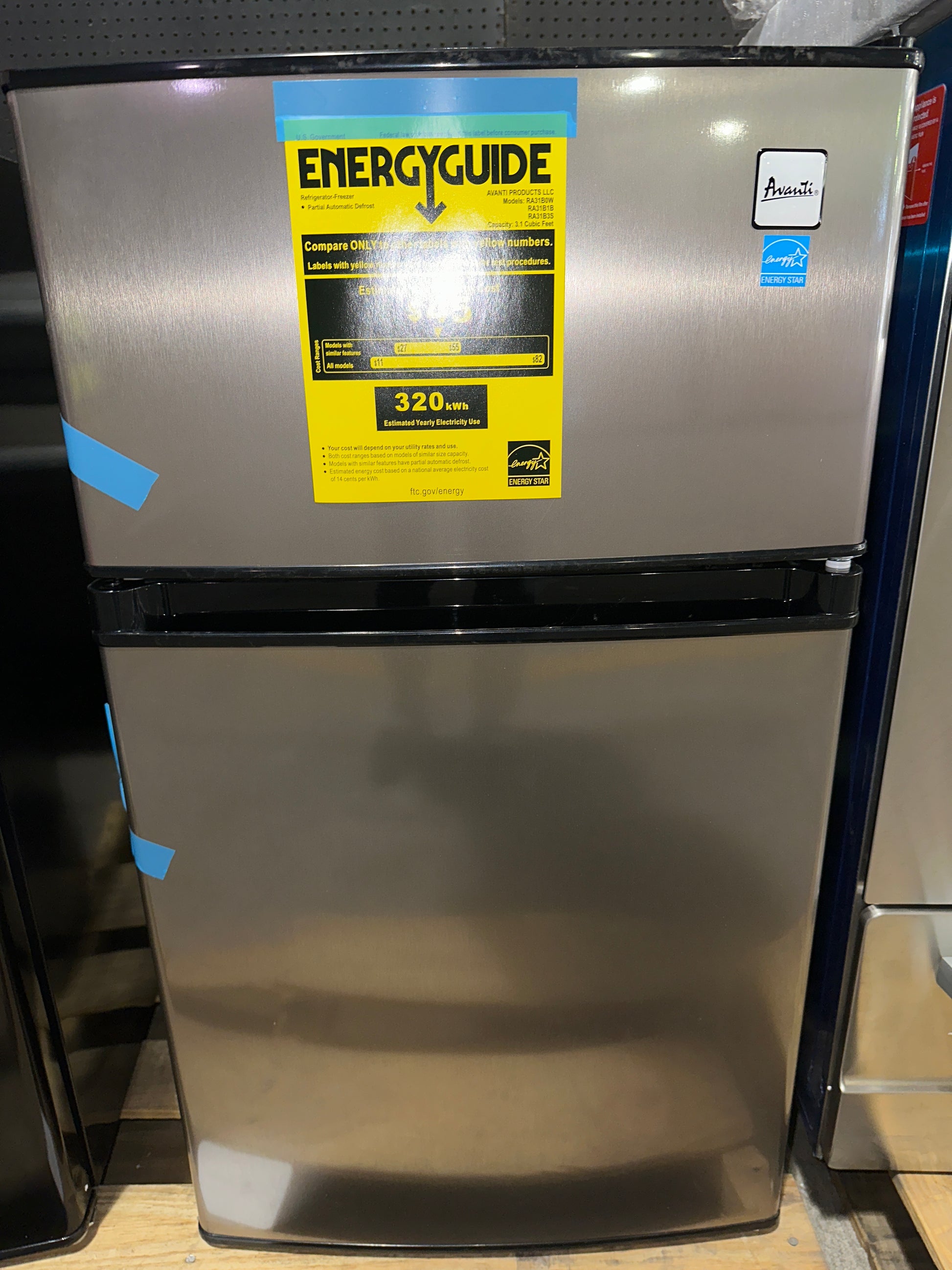 Avanti RA31B3S Cu. Ft. Compact Refrigerator - untested (L9)