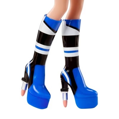 Bratz Scorchin' Cloe Fashion Doll with Accessories: Articulated, Removable Clothes, Straight Blonde Hair, Blue Eyes Includes Accessories 1294