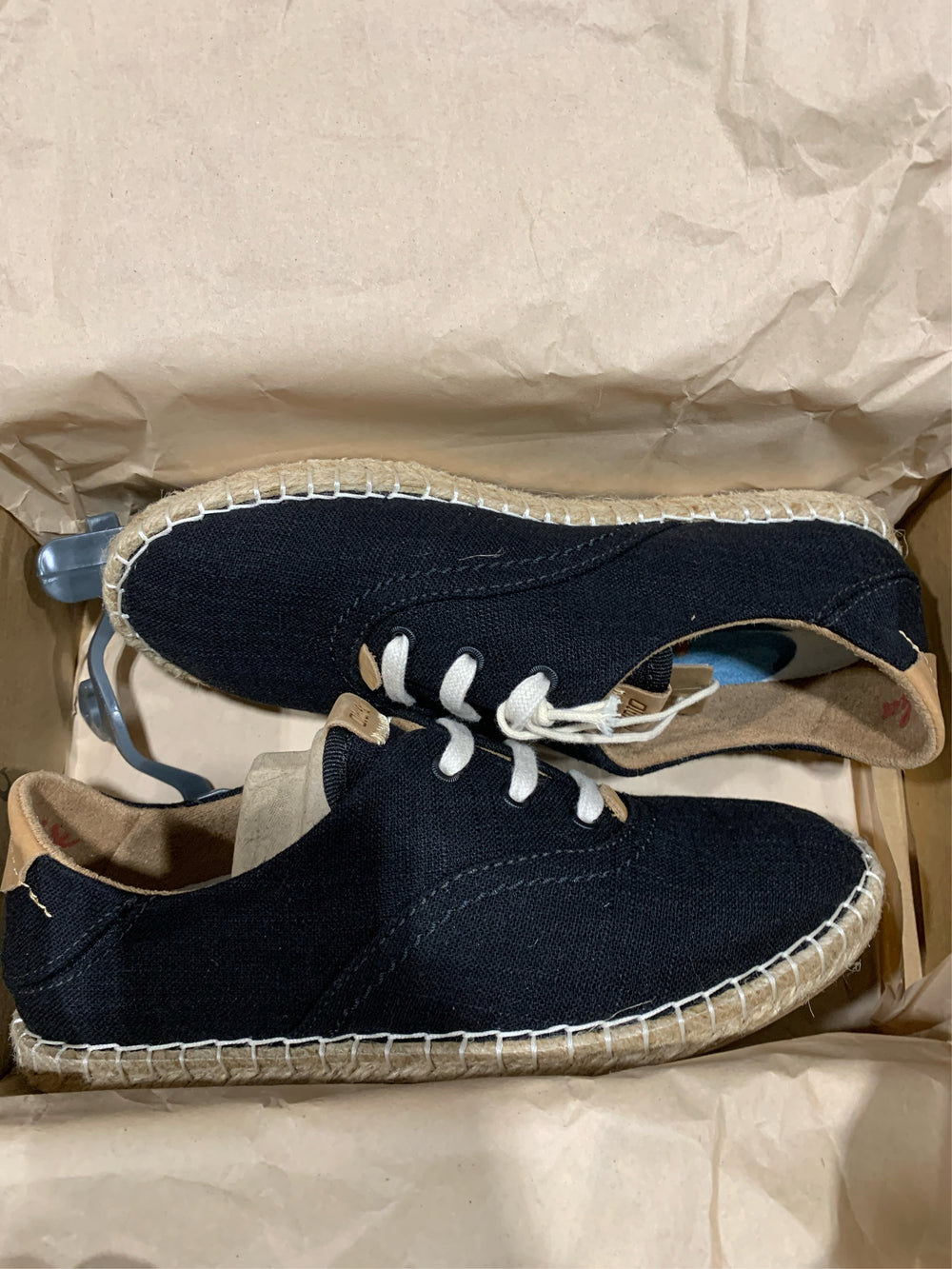 OluKai Women's Sneakers Black - Black Kaula Pa'a Li Espadrille Sneaker - Women size 6 -A11-0615