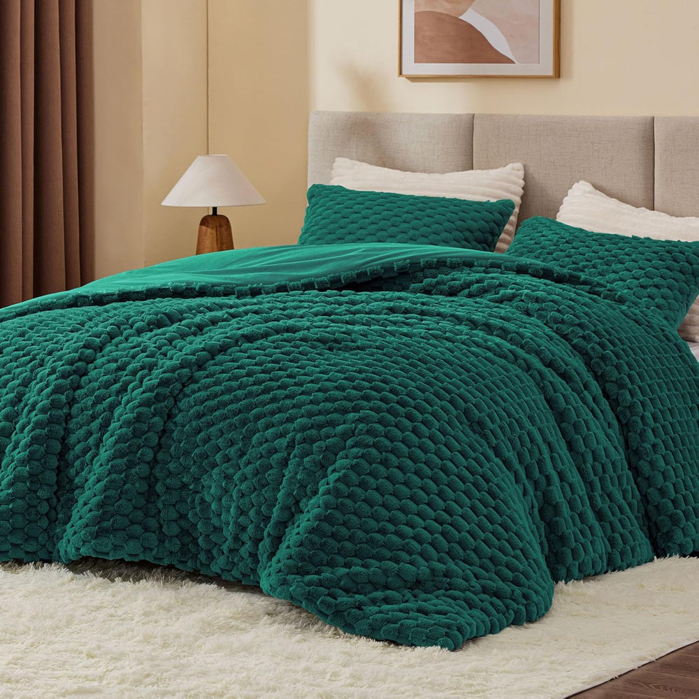 BEDELITE Fluffy King Size Comforter Set - Dark Green Fleece Soft Comforter for King Size Bed, Luxury Warm Bedding Set for Winter, Fuzzy Bed Set 3 Pieces (1 Comforter, 2 Pillowcases) 1301