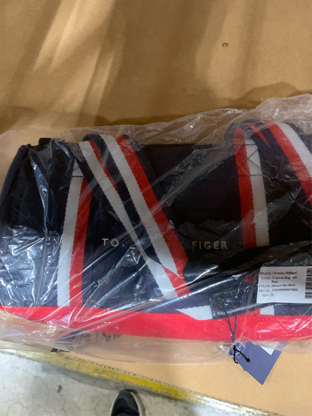 tommy hilfiger duffle