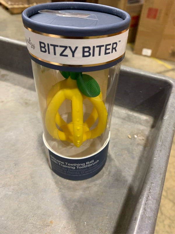 Itzy Ritzy Bitzy Biter Teether - Lemon - G4 - 692 -B6-1131