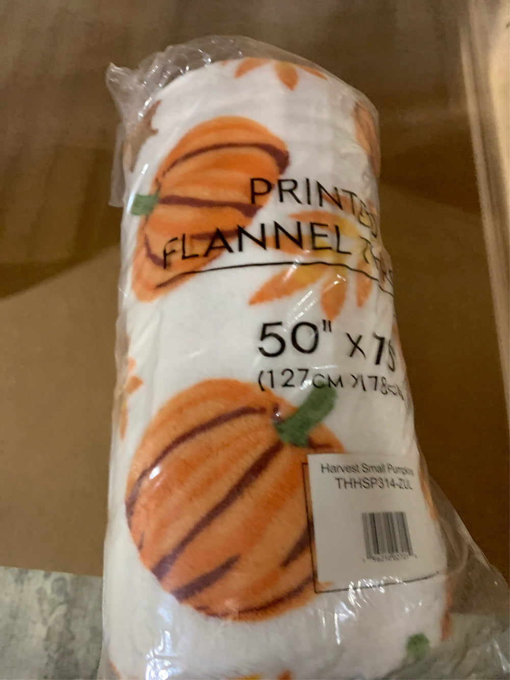 White & Orange Harvest Pumpkins Flannel Throw -A8-1194 -A8-1195 -K2-1386 -E3-1853