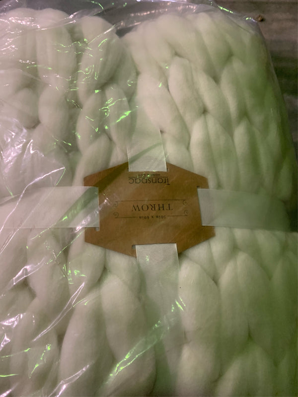Transpac Polyester Creme Everyday Chunky Knitted Ivory Throw Blanket - C7 - 1399 -K8-0101